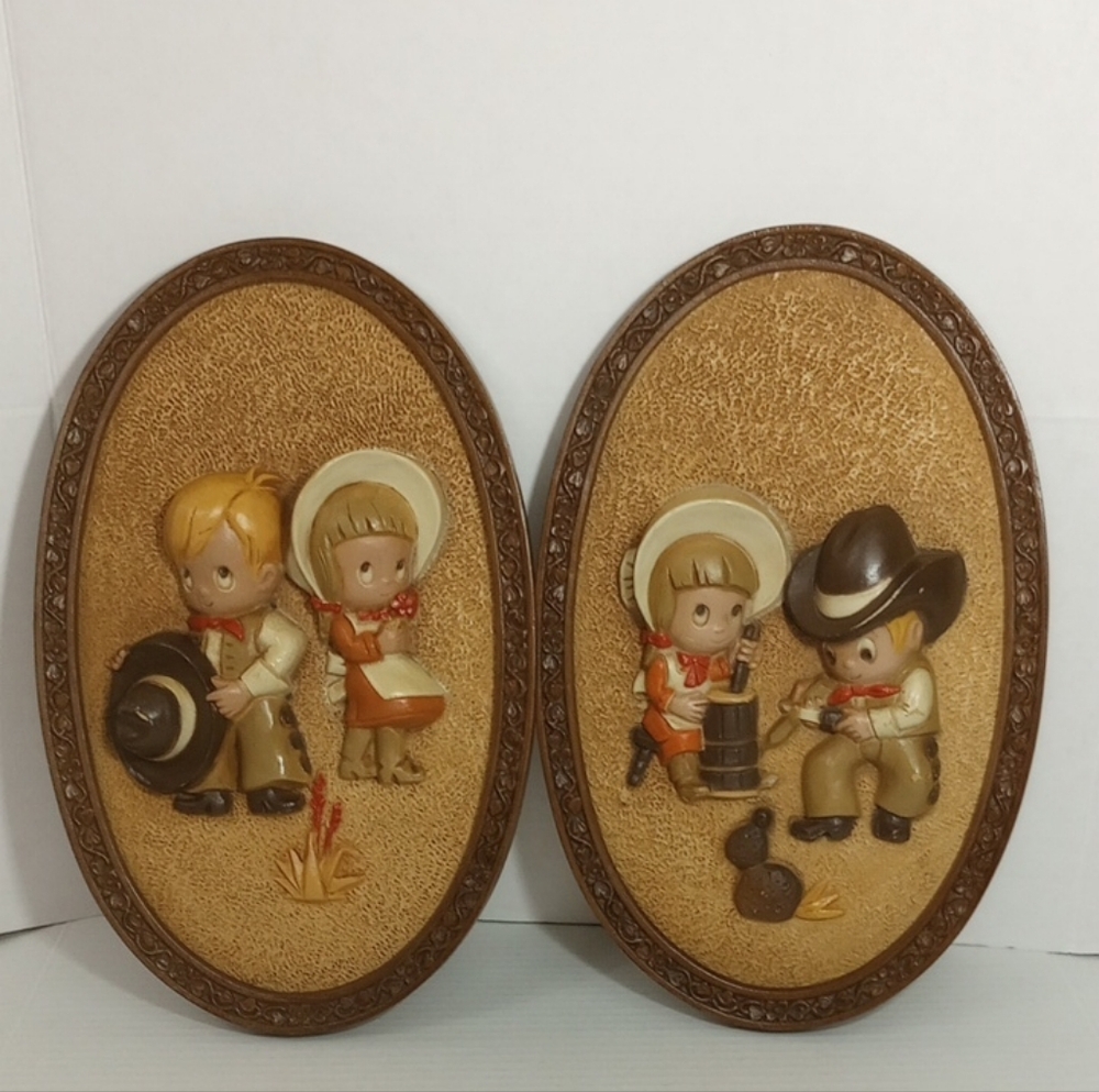 Vintage Western 3D Wall Plaques Set Of  2
